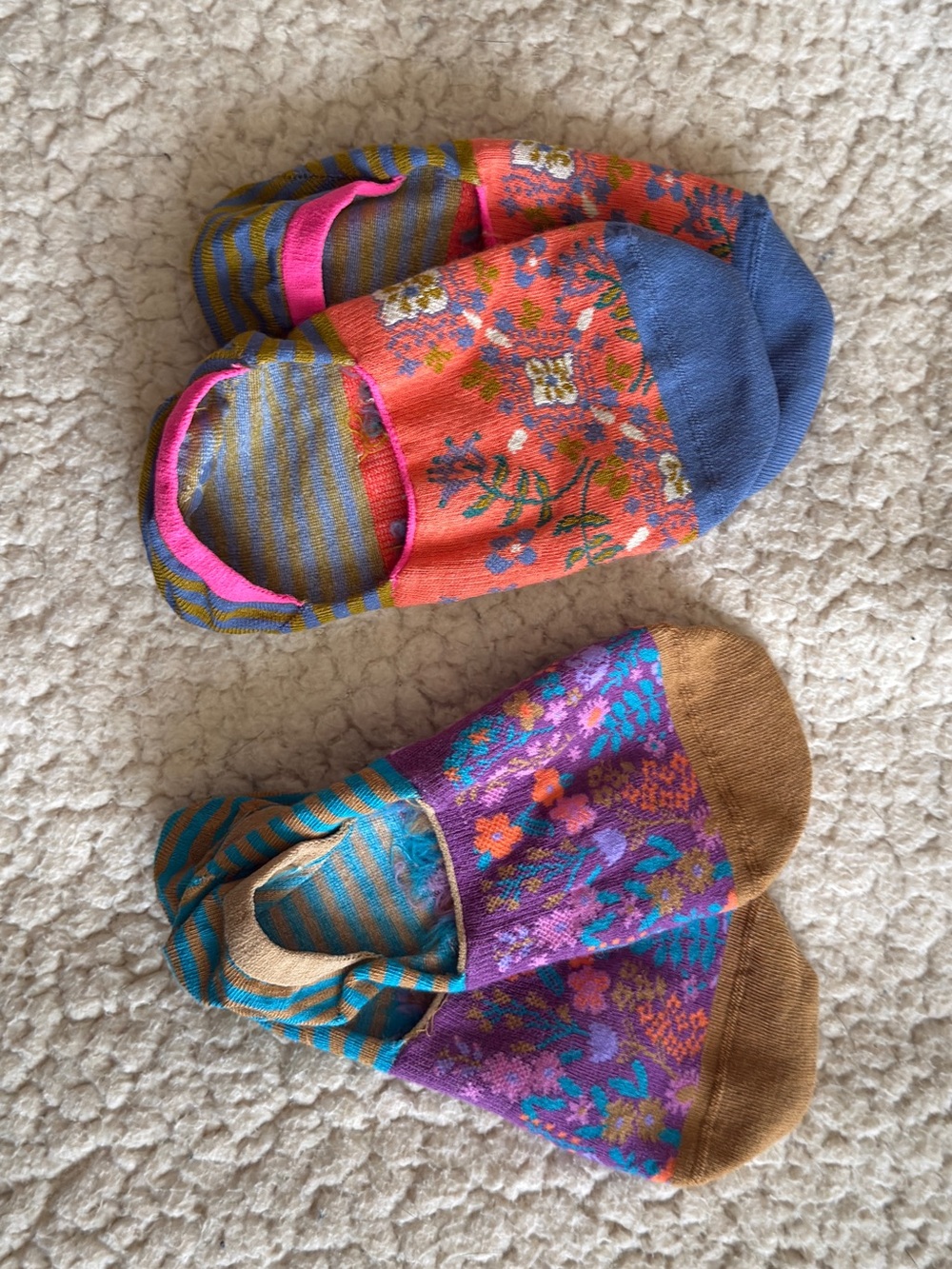 NATURAL LIFE womenβs no show socks dark turquoise floral OS NWT